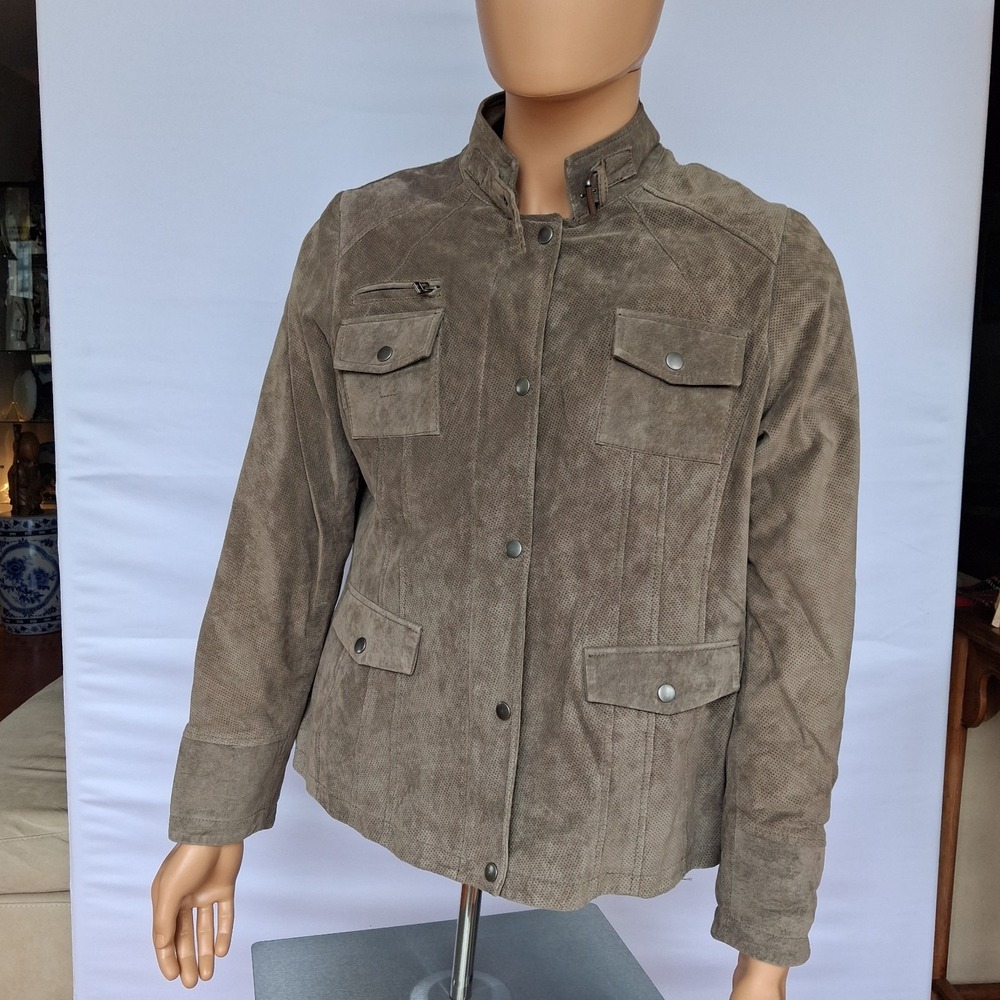 Danier Woman's taupe-grey suede utility jacket with its structured multi-pocket